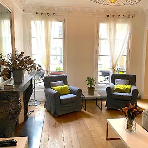  Apartment Real Parisian With 2 Bedrooms And Ac