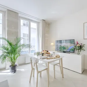  Apartment Jardin Saint Honore